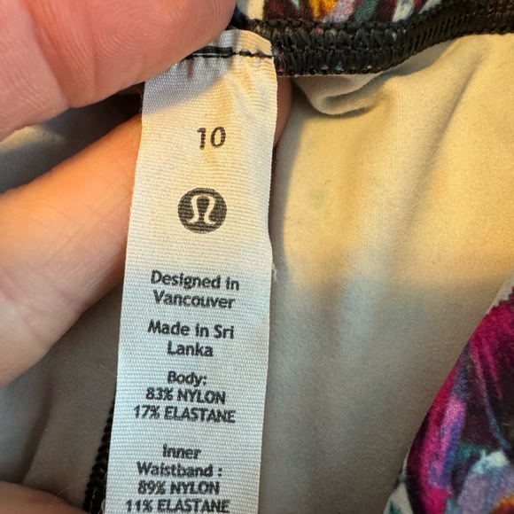 [LULULEMON] Base Pace High-Rise Tight 27” in ‘Floral Electric Multi’ - Picture 8 of 11